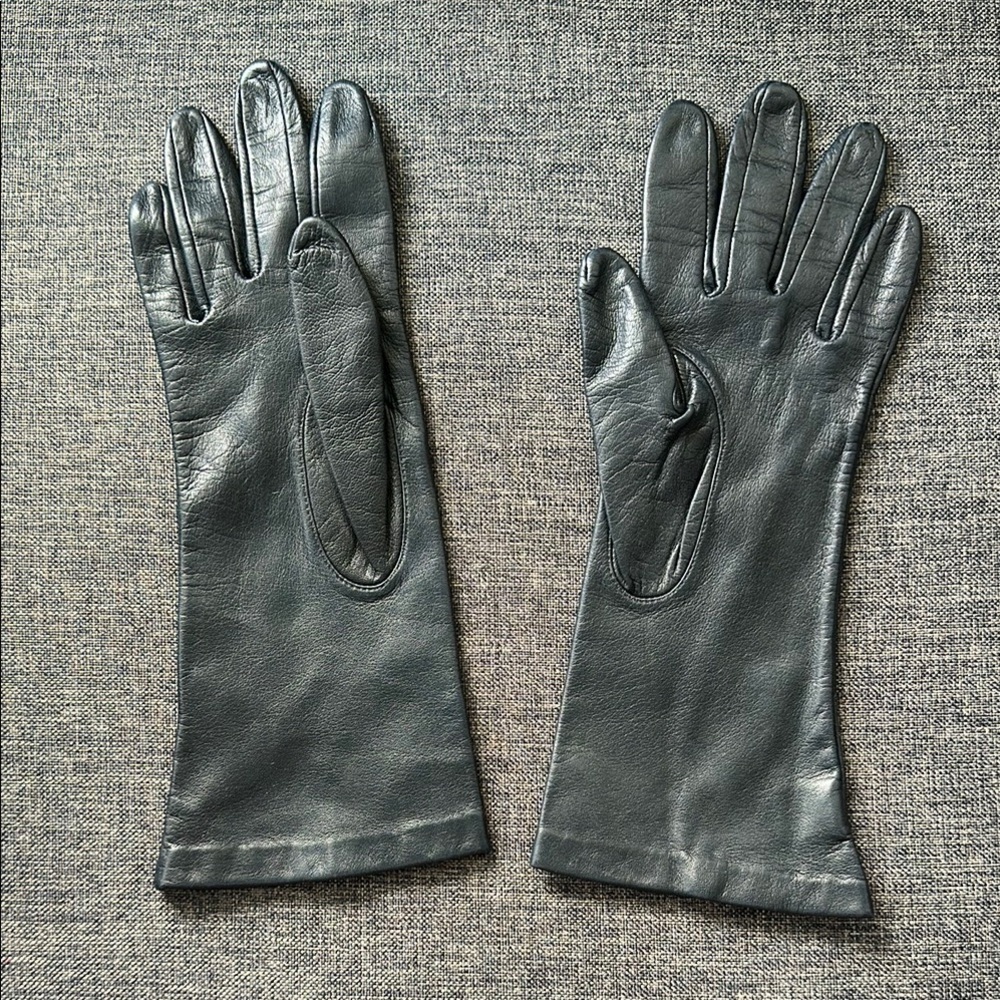 Elegant Leather Gloves